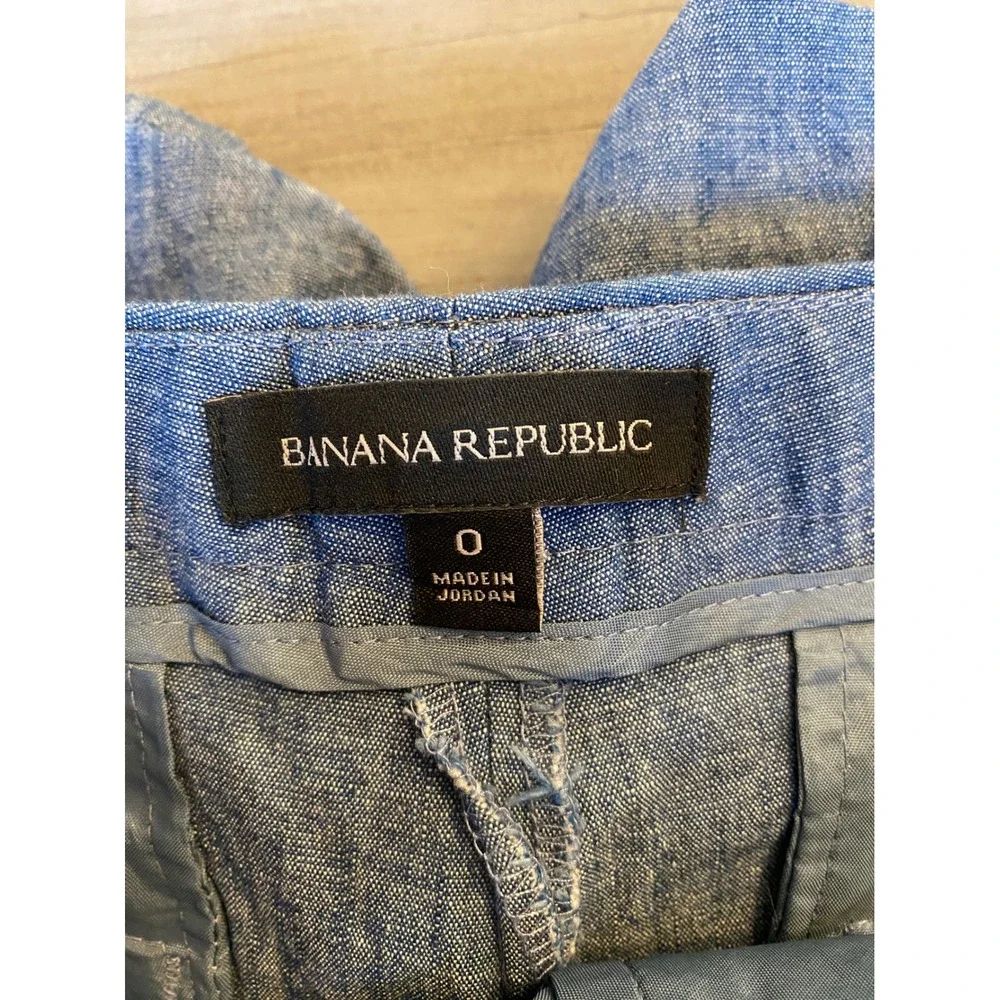 Banana‎ Republic Sailor Shorts Blue Chambray Gold Button Detail Women's Size 0